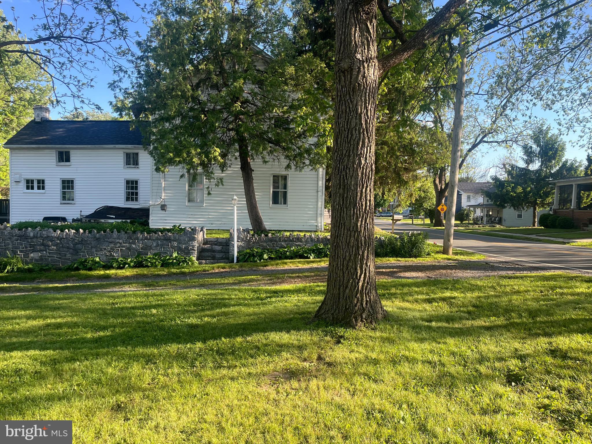 MAUGANSVILLE - Residential