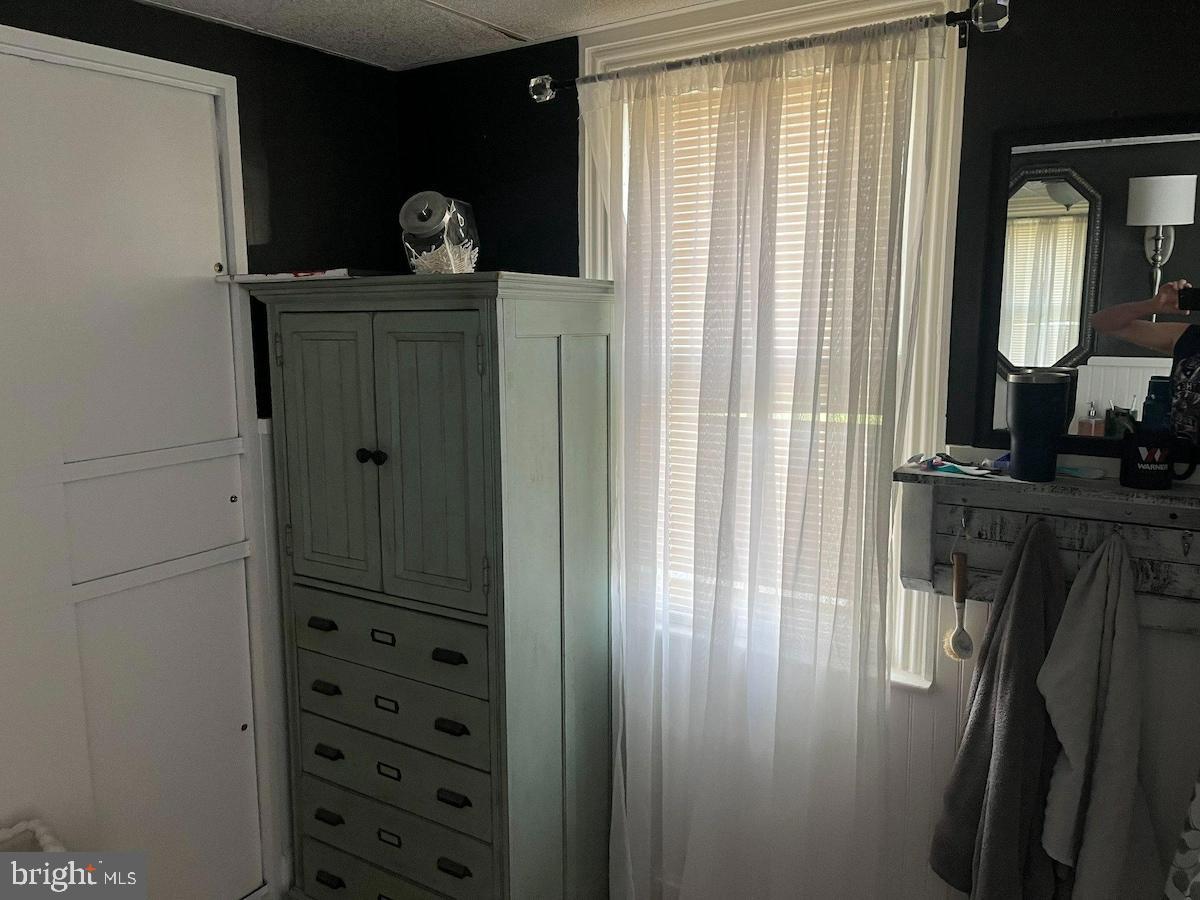 MAUGANSVILLE - Residential
