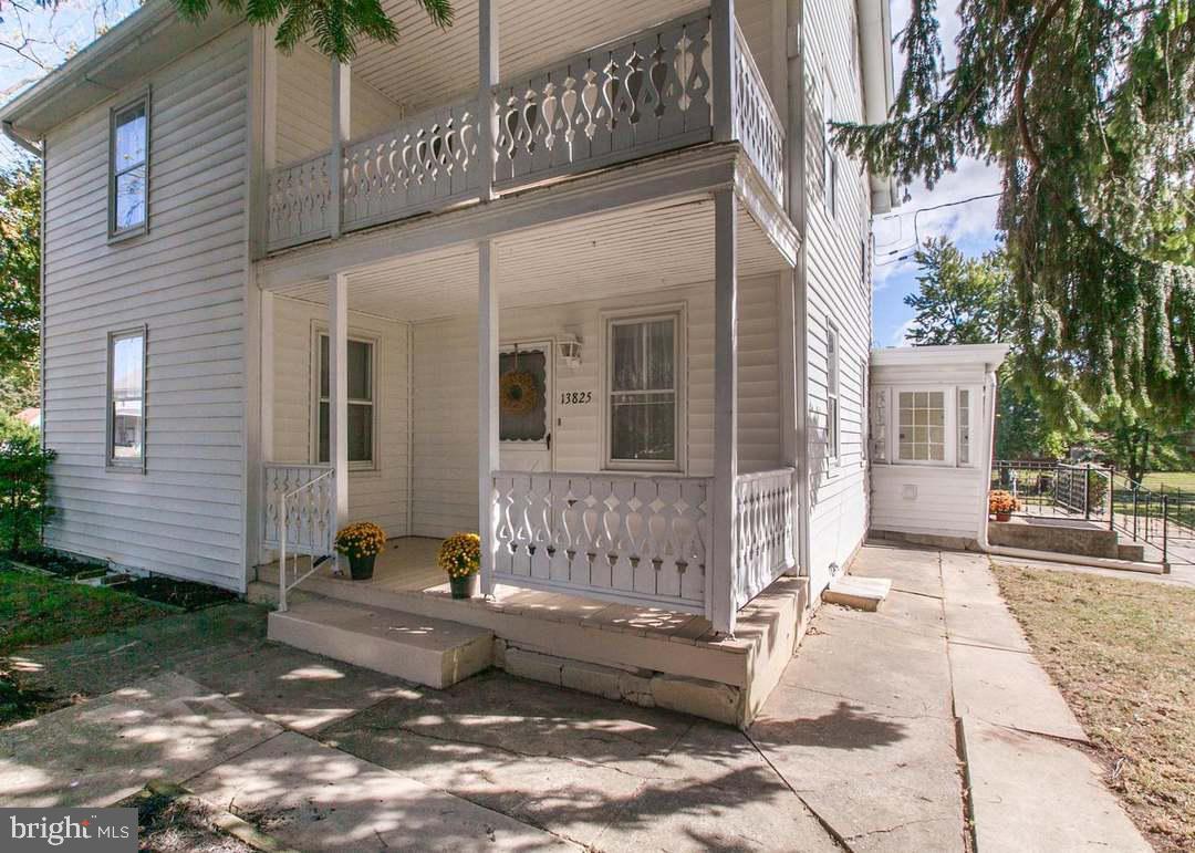 MAUGANSVILLE - Residential