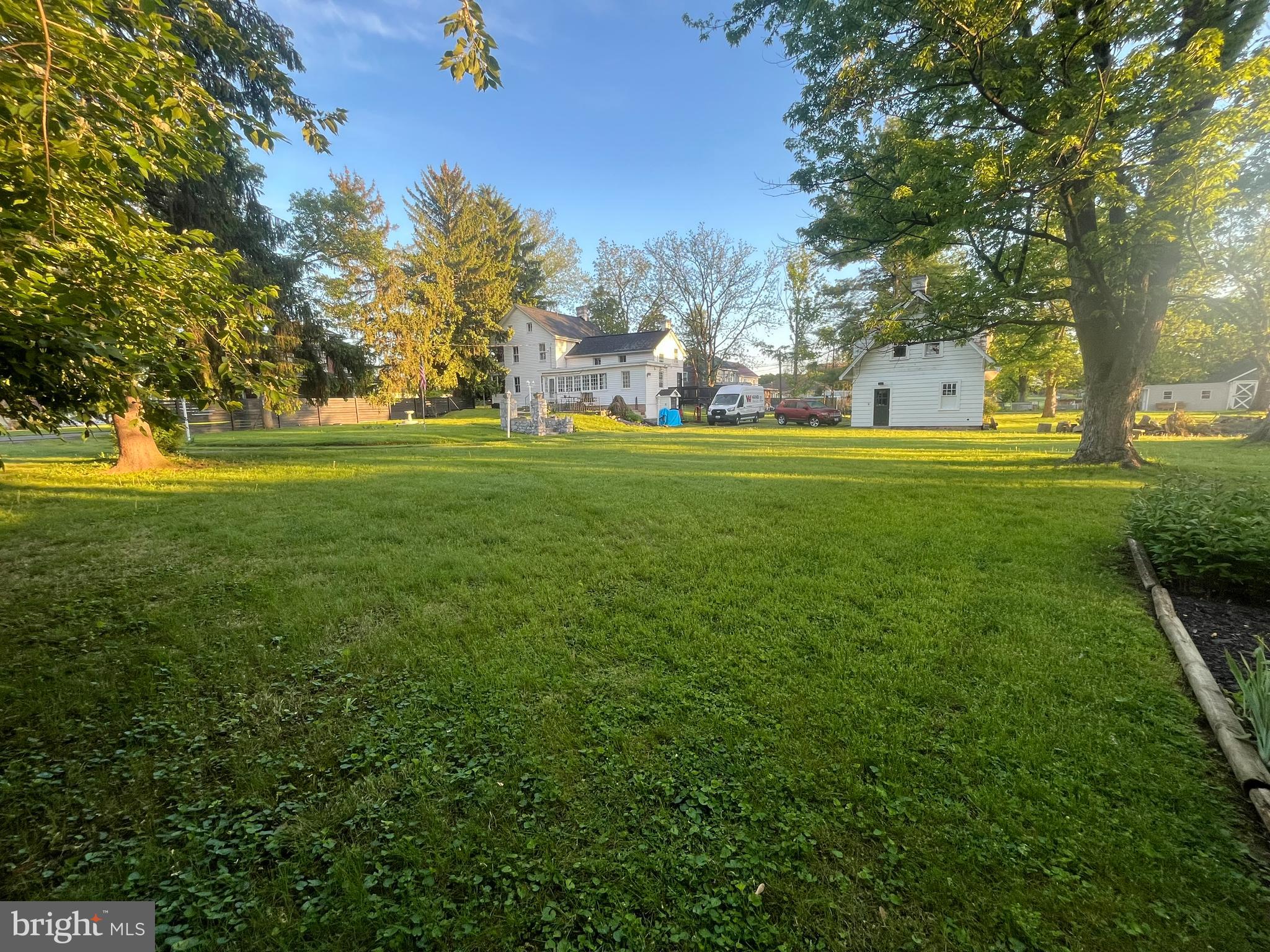 MAUGANSVILLE - Residential