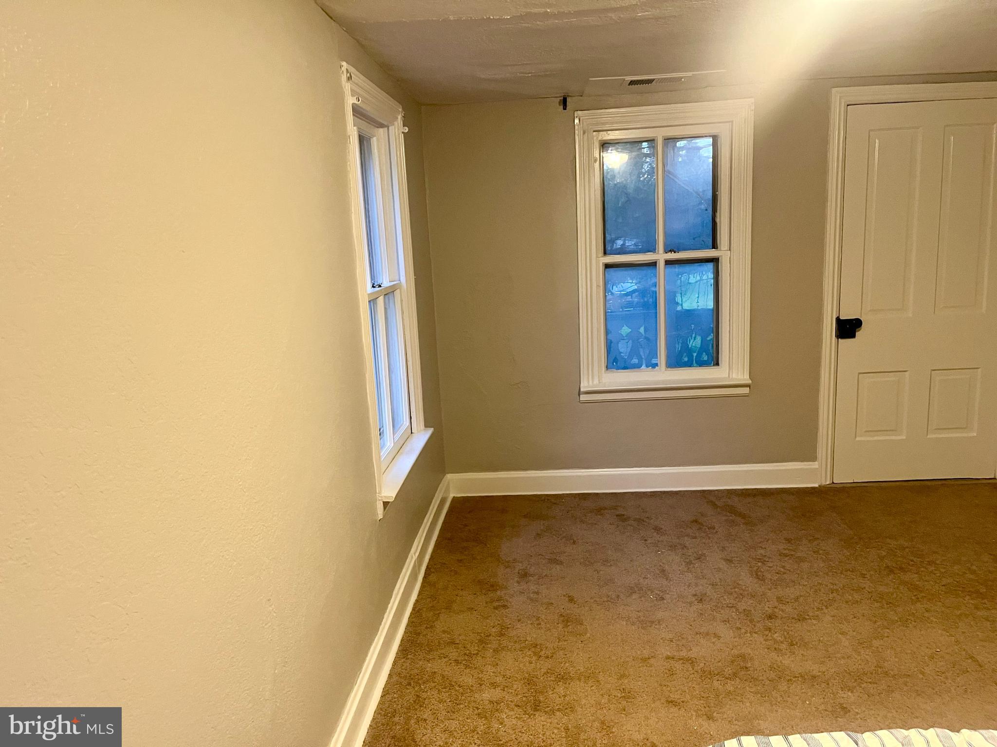 MAUGANSVILLE - Residential