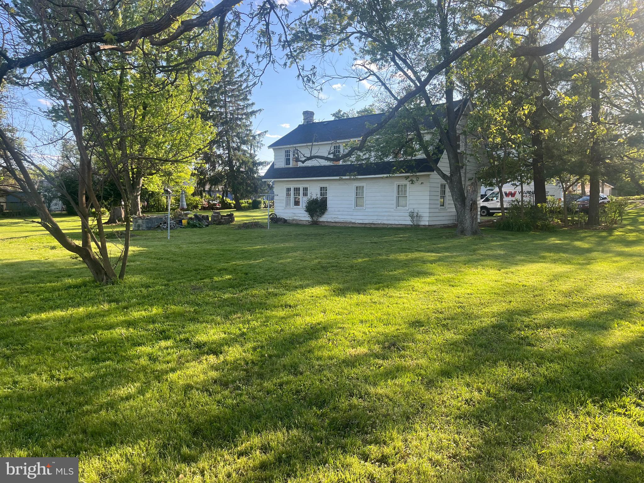 MAUGANSVILLE - Residential