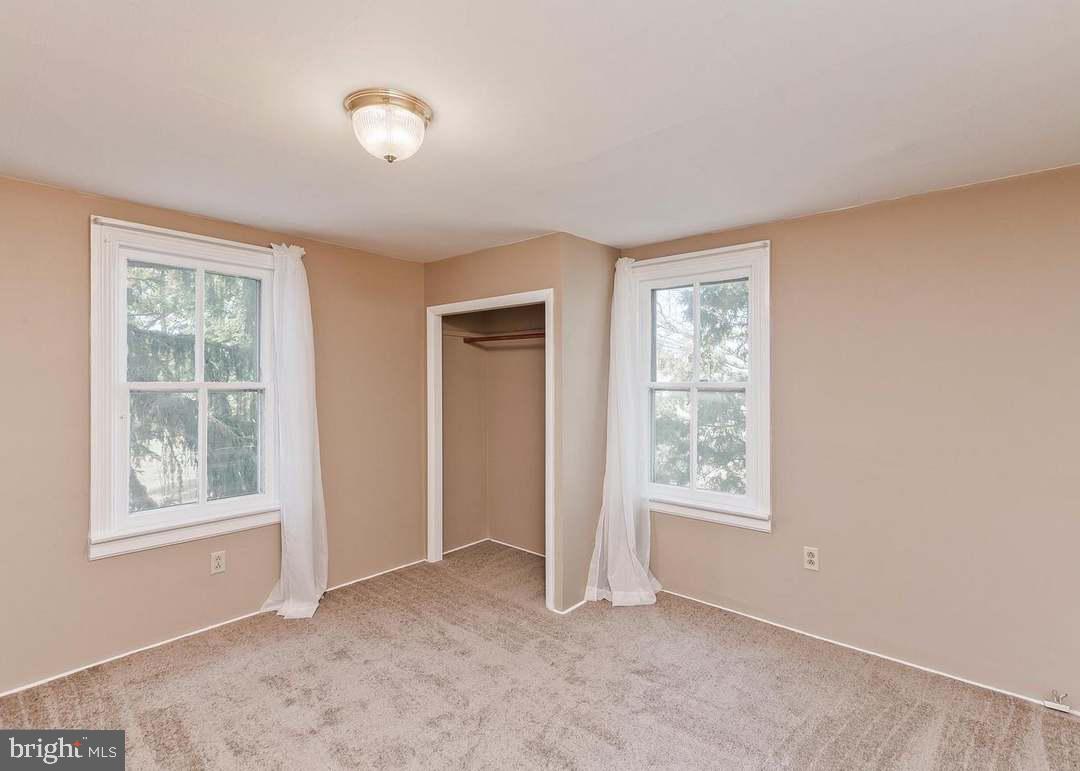 MAUGANSVILLE - Residential