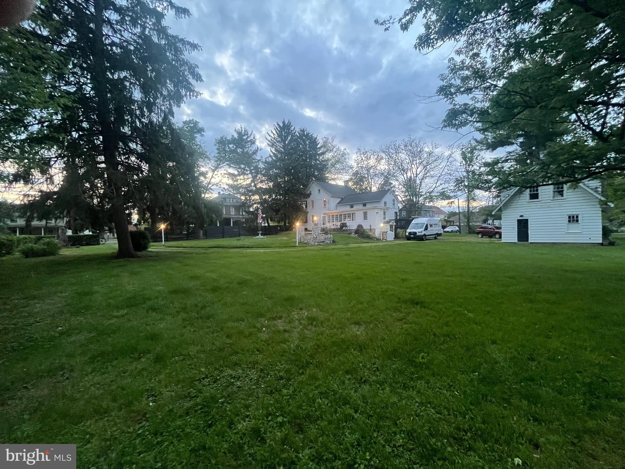 MAUGANSVILLE - Residential