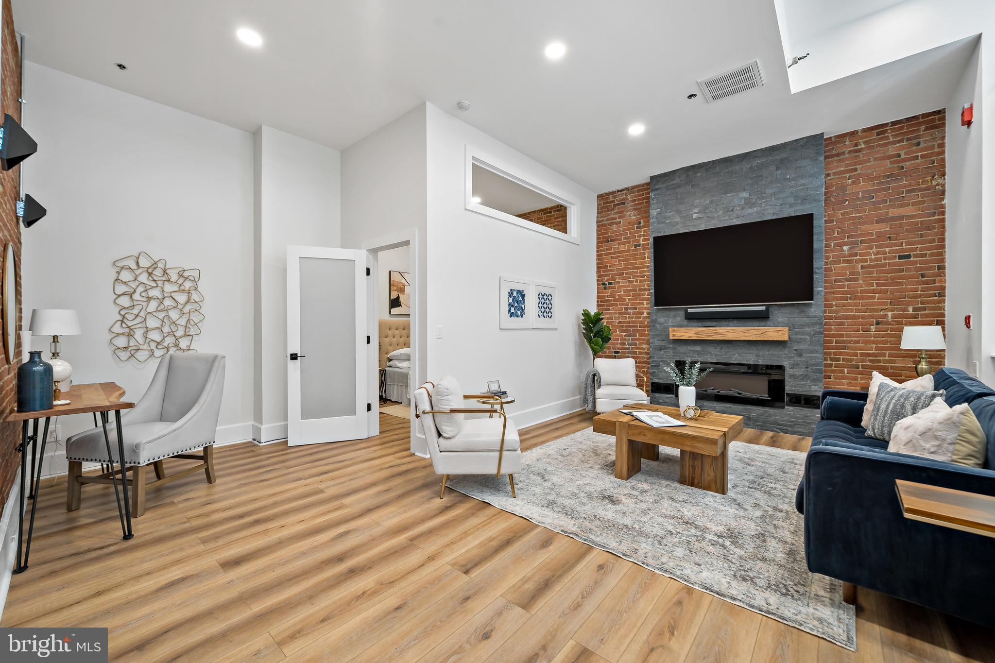 OLD CITY - Residential Lease