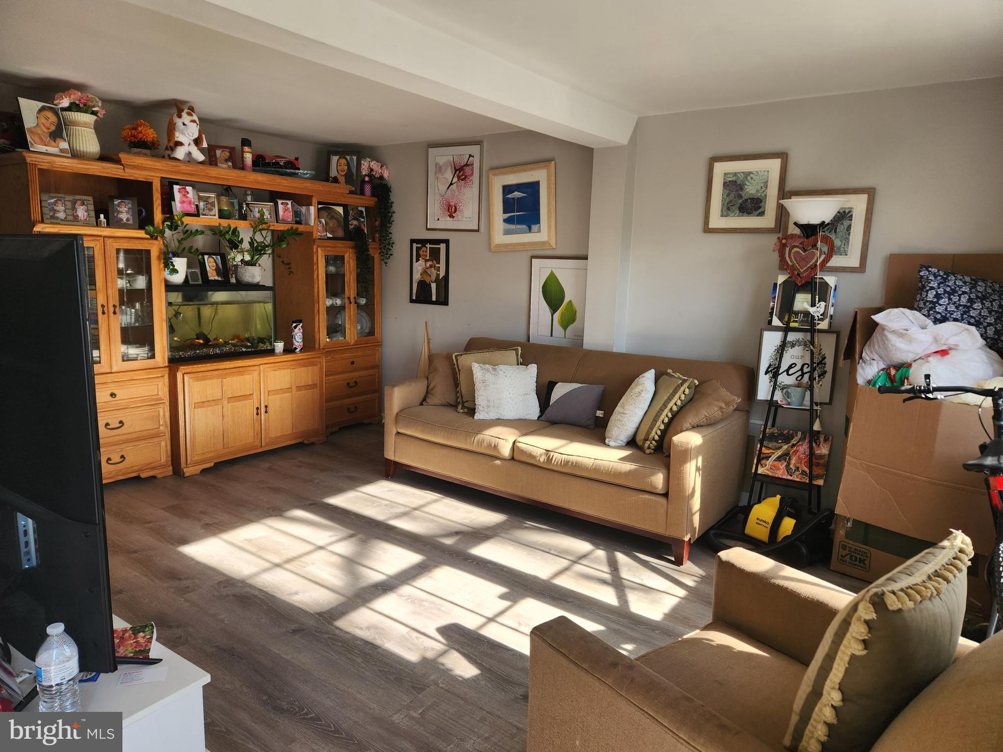 CHARLES COURT - Residential