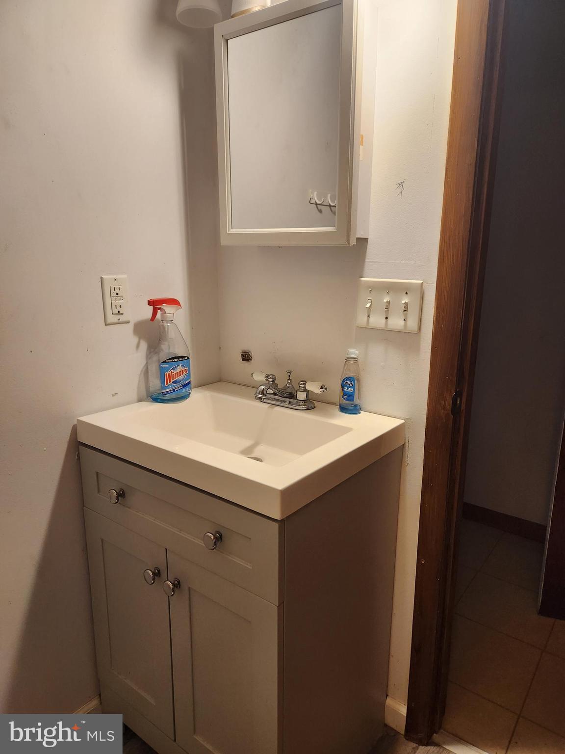 CHARLES COURT - Residential