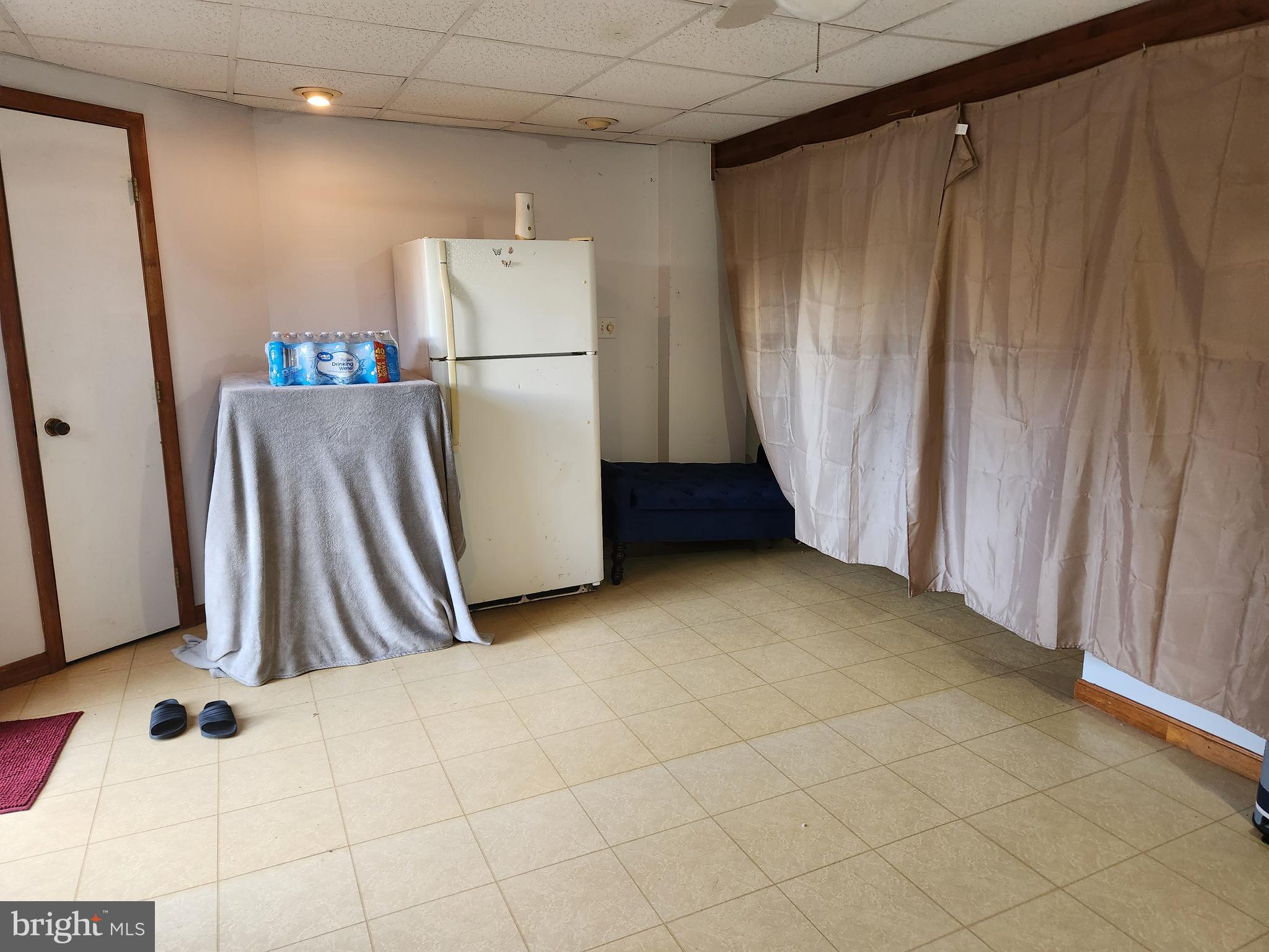 CHARLES COURT - Residential