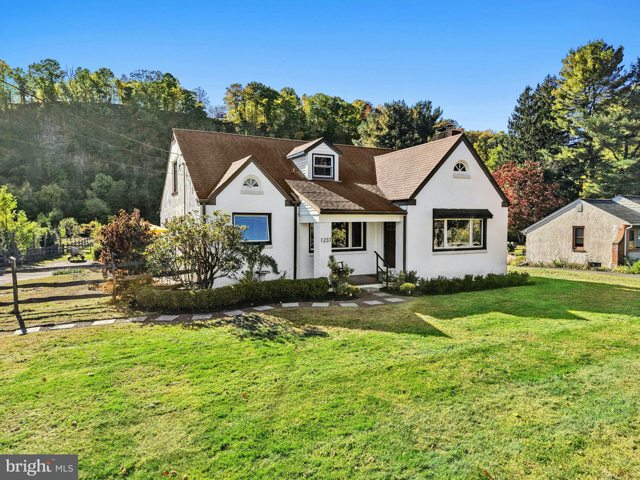 1237 RIVER ROAD