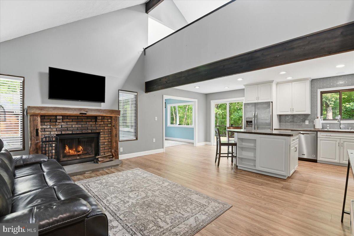 142 SAUNDERS DRIVE