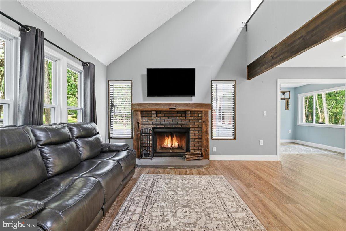 142 SAUNDERS DRIVE