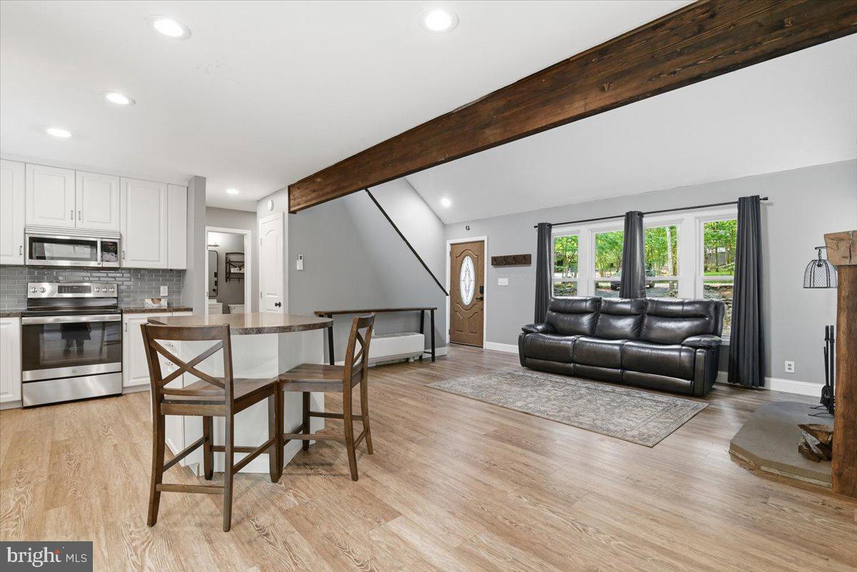 142 SAUNDERS DRIVE