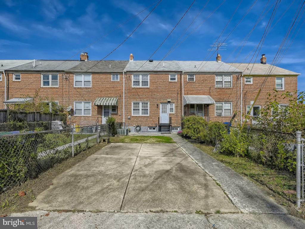 IDLEWOOD - Residential