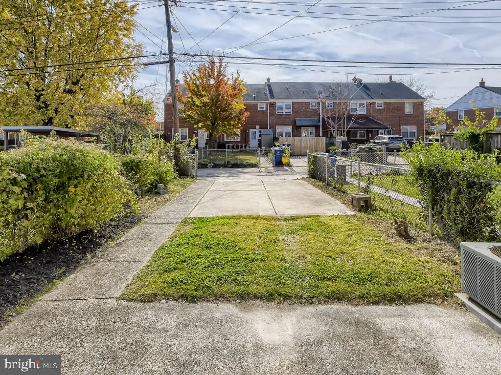 IDLEWOOD - Residential