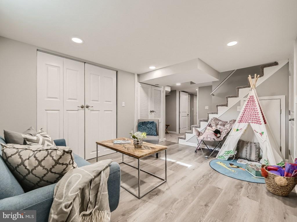 IDLEWOOD - Residential