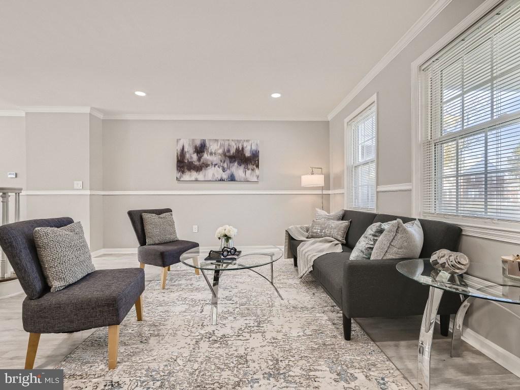 IDLEWOOD - Residential