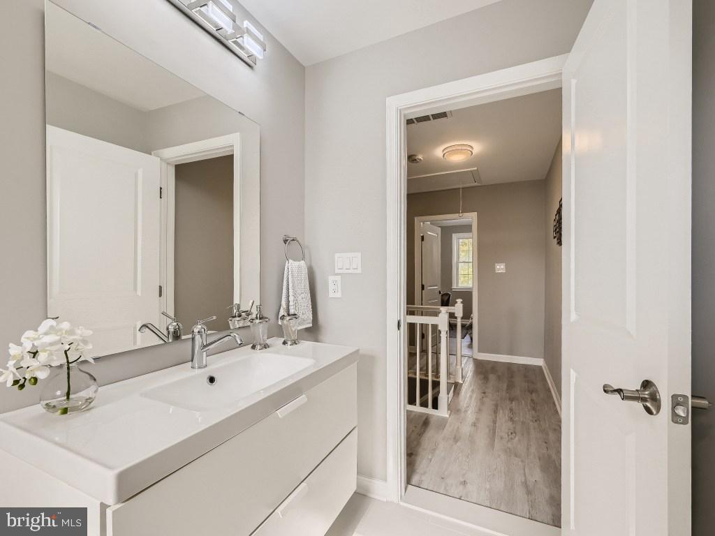 IDLEWOOD - Residential