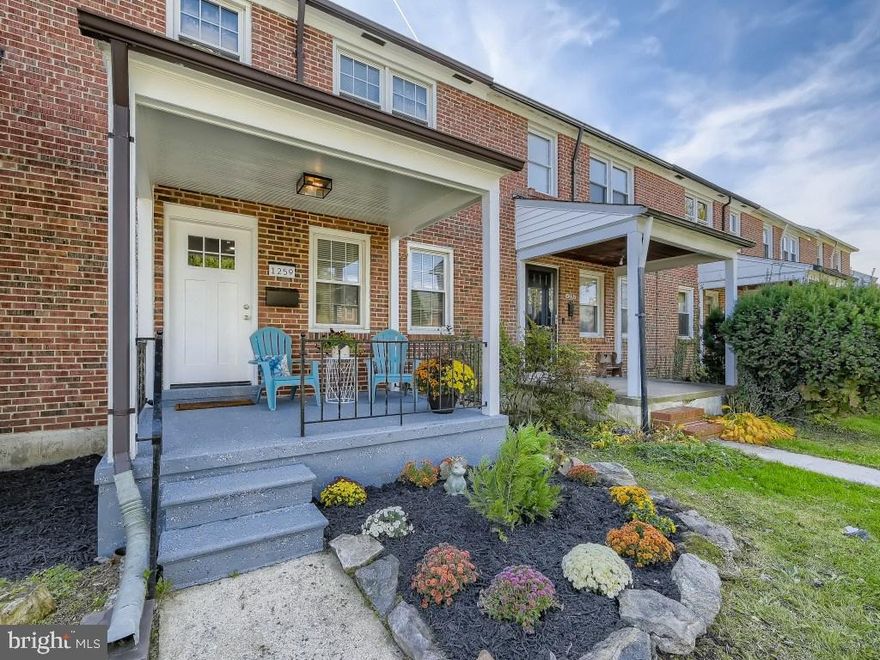 ***Gorgeous Home***Must See to appreciate***3 levels of luxury open floor plan***2+ car rear driveway***
***Brand New AC unit to be installed***