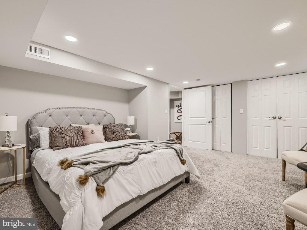 IDLEWOOD - Residential