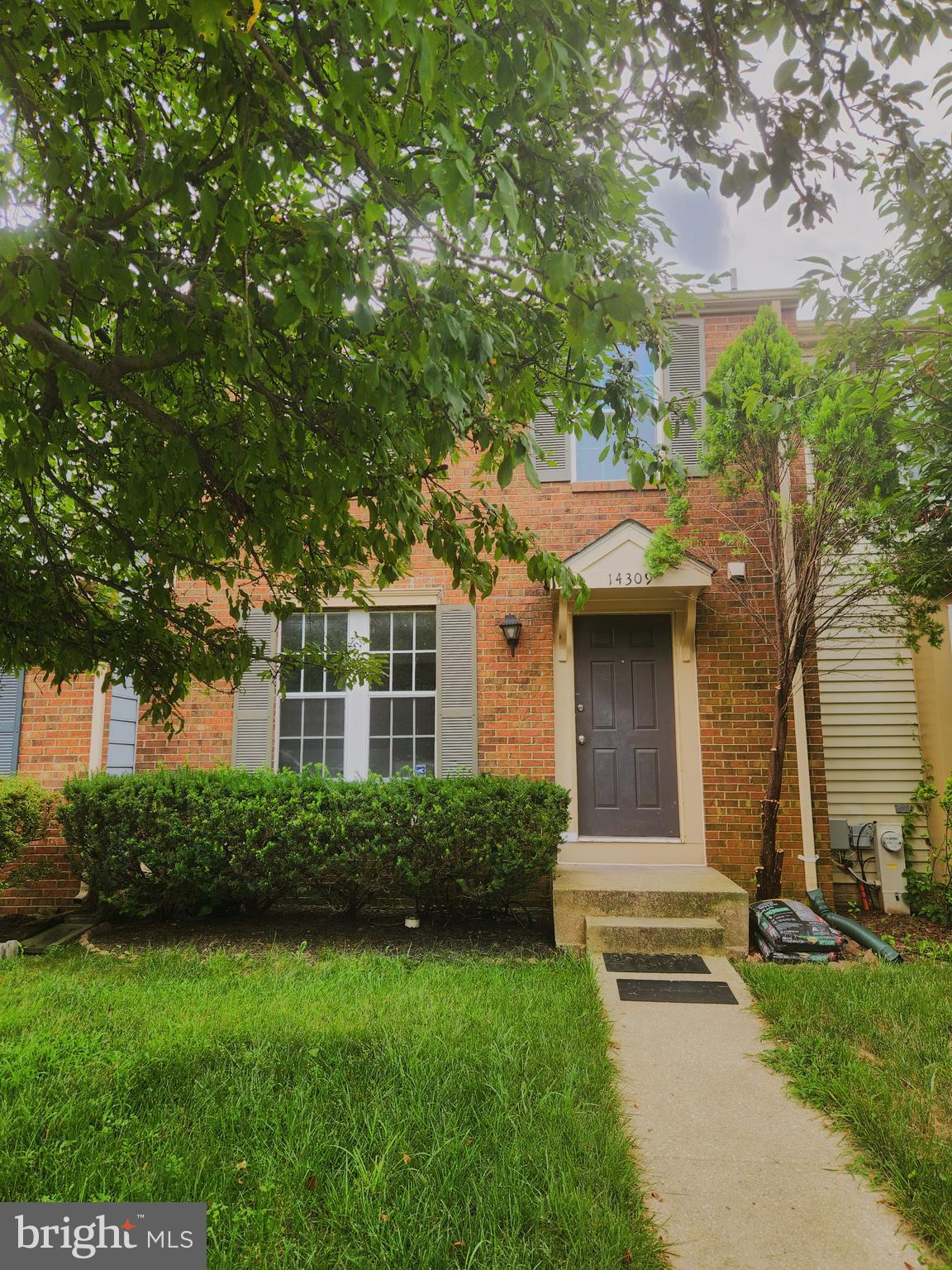 Lovely renovated 3BR/2.5 BA brick townhome in Burtonsville. This sun-filled home features a traditional floor plan with great natural light and excellent insulation for low electric and water bills. The updated kitchen offers NEW stainless steel appliances, NEW custom cabinetry, quartz countertops, and just enough space for a perfect coffee bar. Combined living and dining room with access to a extra large deck overlooking trees and greenery. Main-level powder room.
BRAND NEW carpet. Totally upgraded bathrooms.
Upstairs offers three generous bedrooms. Fully finished basement includes a large rec room with fireplace, full powder room, laundry room with NEW high-efficiency washer & dryer, and ample storage. Backyard access with graveled patio area.
DOG-friendly!!! Up to two small dogs welcome!
HOA fee included in rent covers 2 assigned parking spots and snow/trash removal.
Ideal location - within minutes to
US-29, ICC-200, I-495.
Between Baltimore and DC.
What a great location!