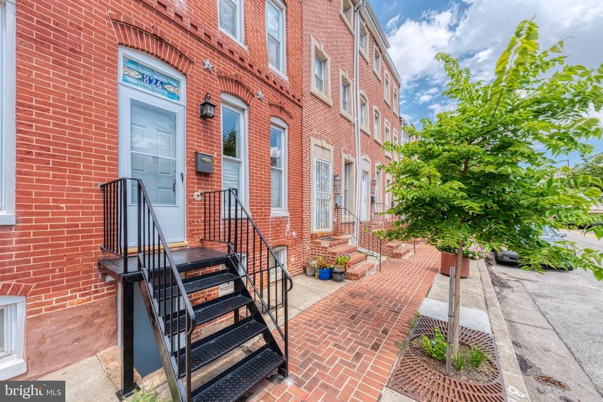 RECENTLY UPDATED FEDERAL STYLE HOME IN PIG TOWN!!  TWO BED AND ONE AND A HALF BEDROOM WITH NEW KITCHEN APPLIANCES, AND A PARKING PAD!!!  CLOSE TO MARYLAND UNIVERSITY, AND 95!!  SCHEDULE YOUTR SHOWING TODAY!!!