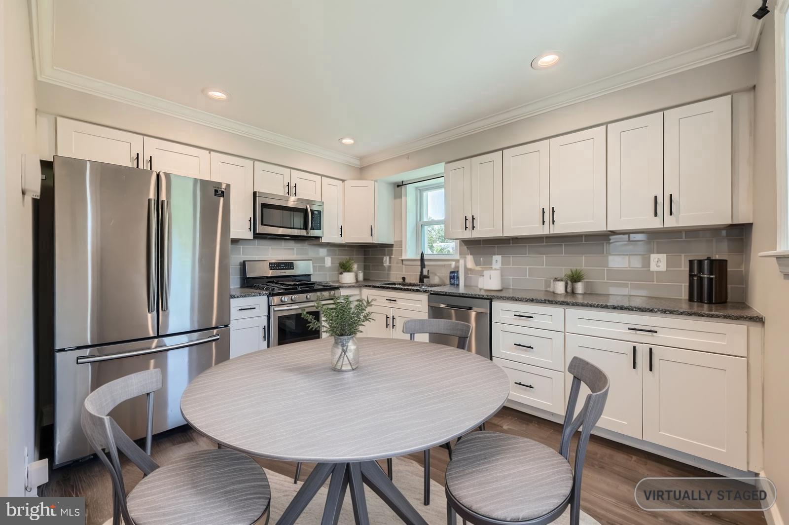 MORGAN PARK - Residential
