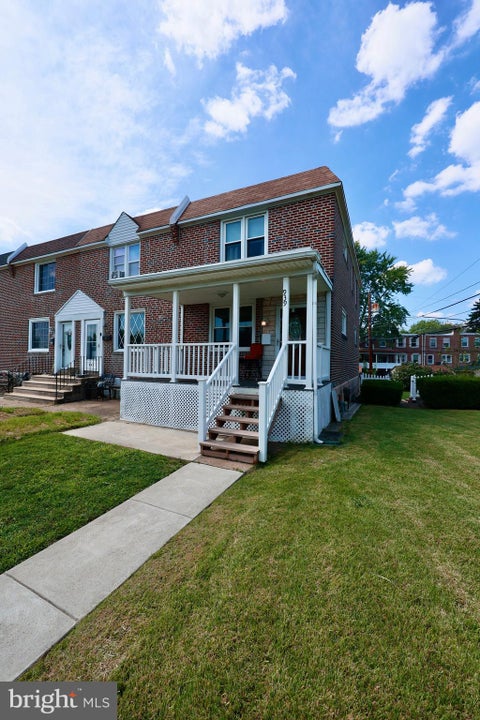 Townhouse For Sale - 939 Maple Avenue<br/> GLENOLDEN, PA 19036
