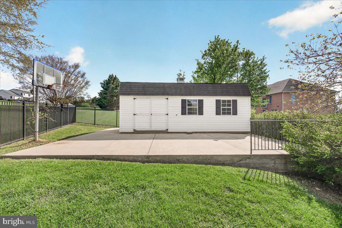 WEST OAK FIELDS - Residential