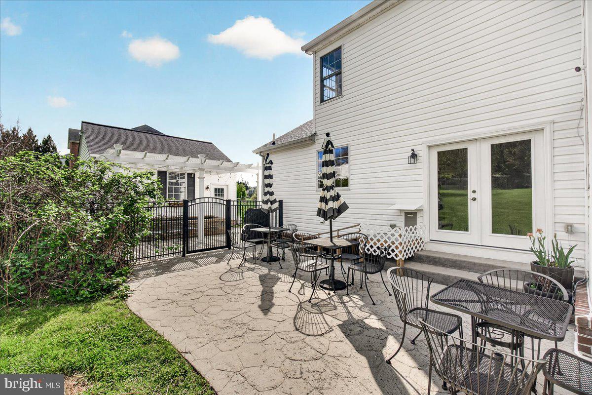 WEST OAK FIELDS - Residential