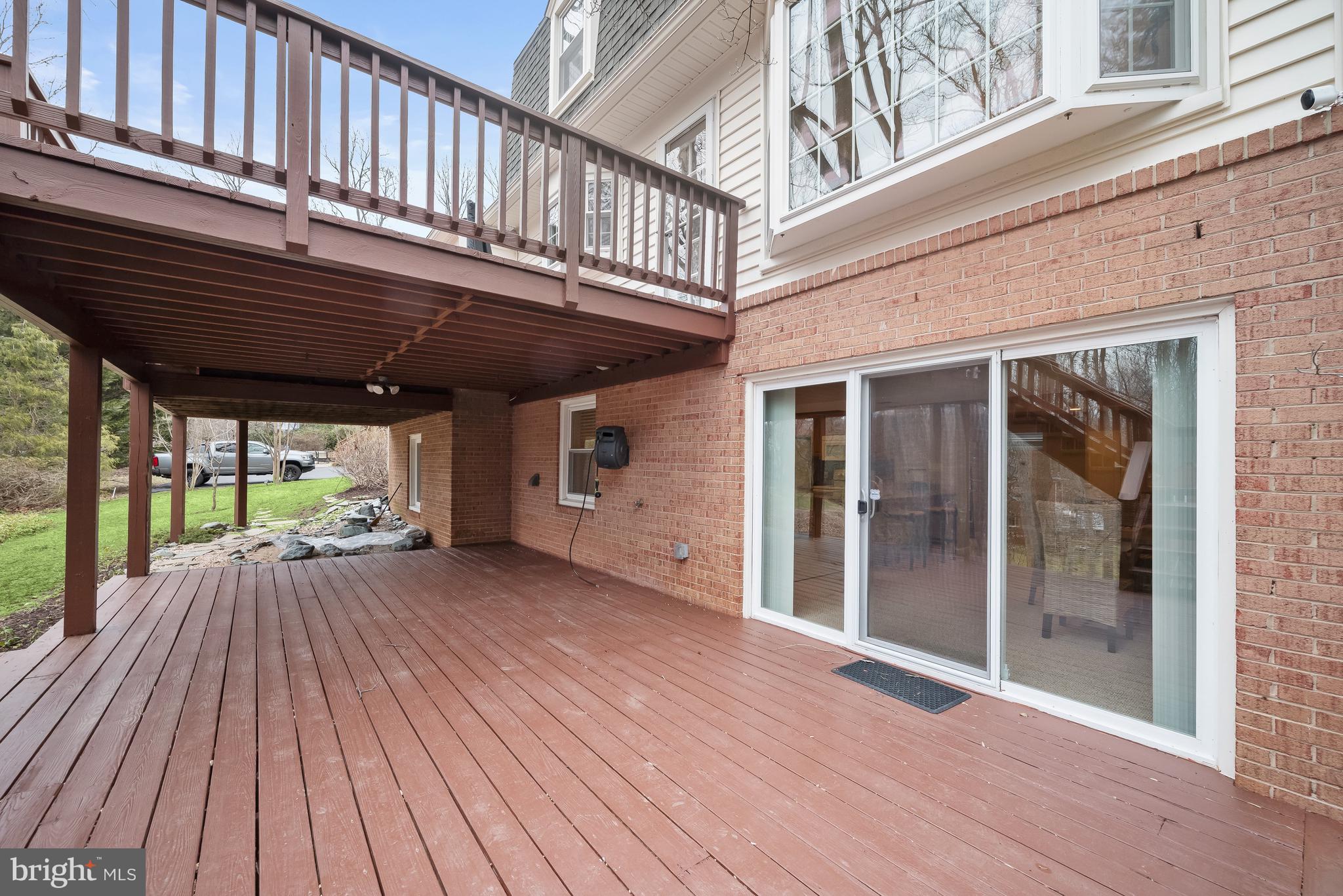 COUNTRY PLACE - Residential