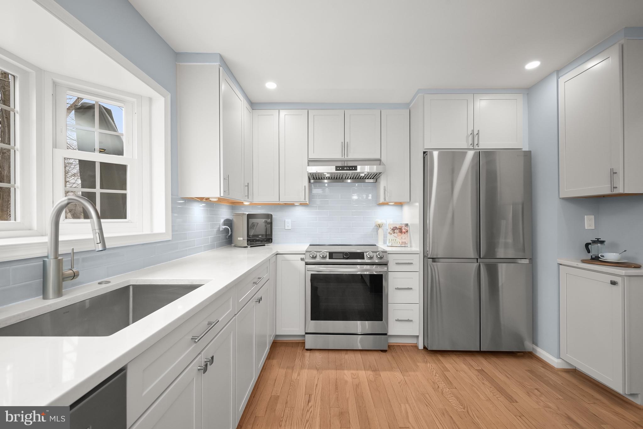 COUNTRY PLACE - Residential