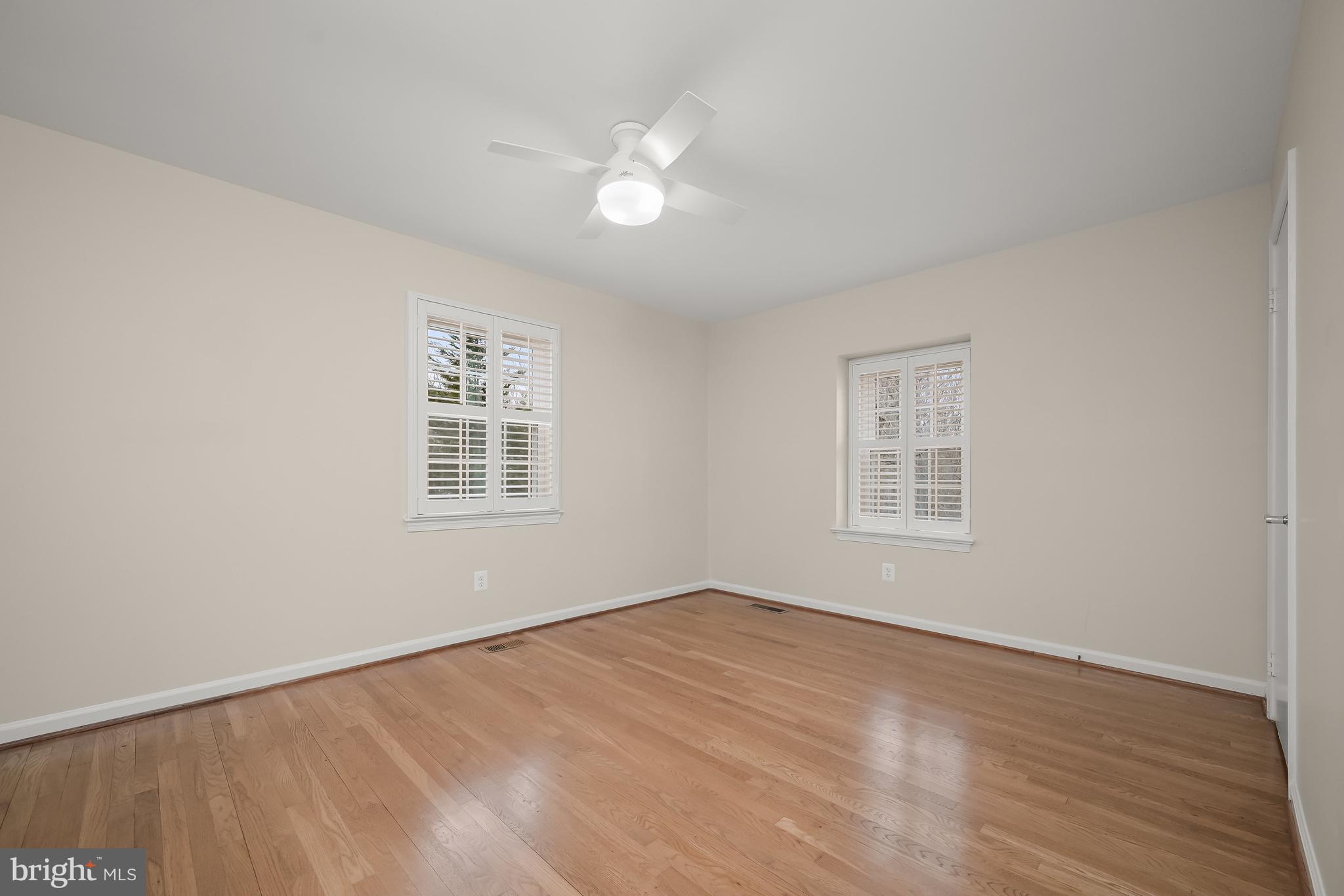 COUNTRY PLACE - Residential