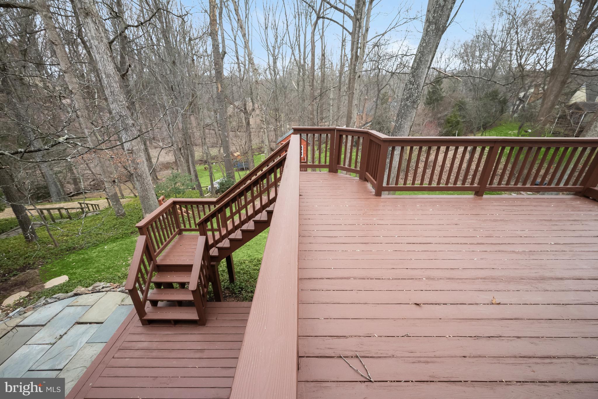 COUNTRY PLACE - Residential