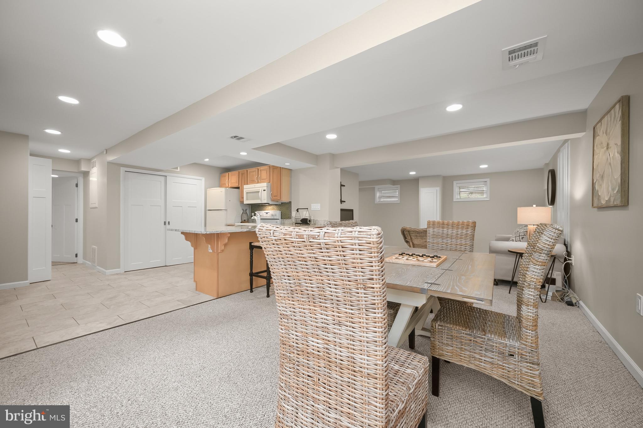 COUNTRY PLACE - Residential