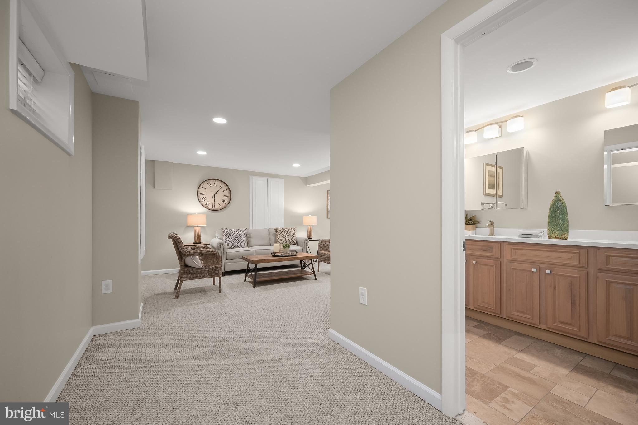 COUNTRY PLACE - Residential