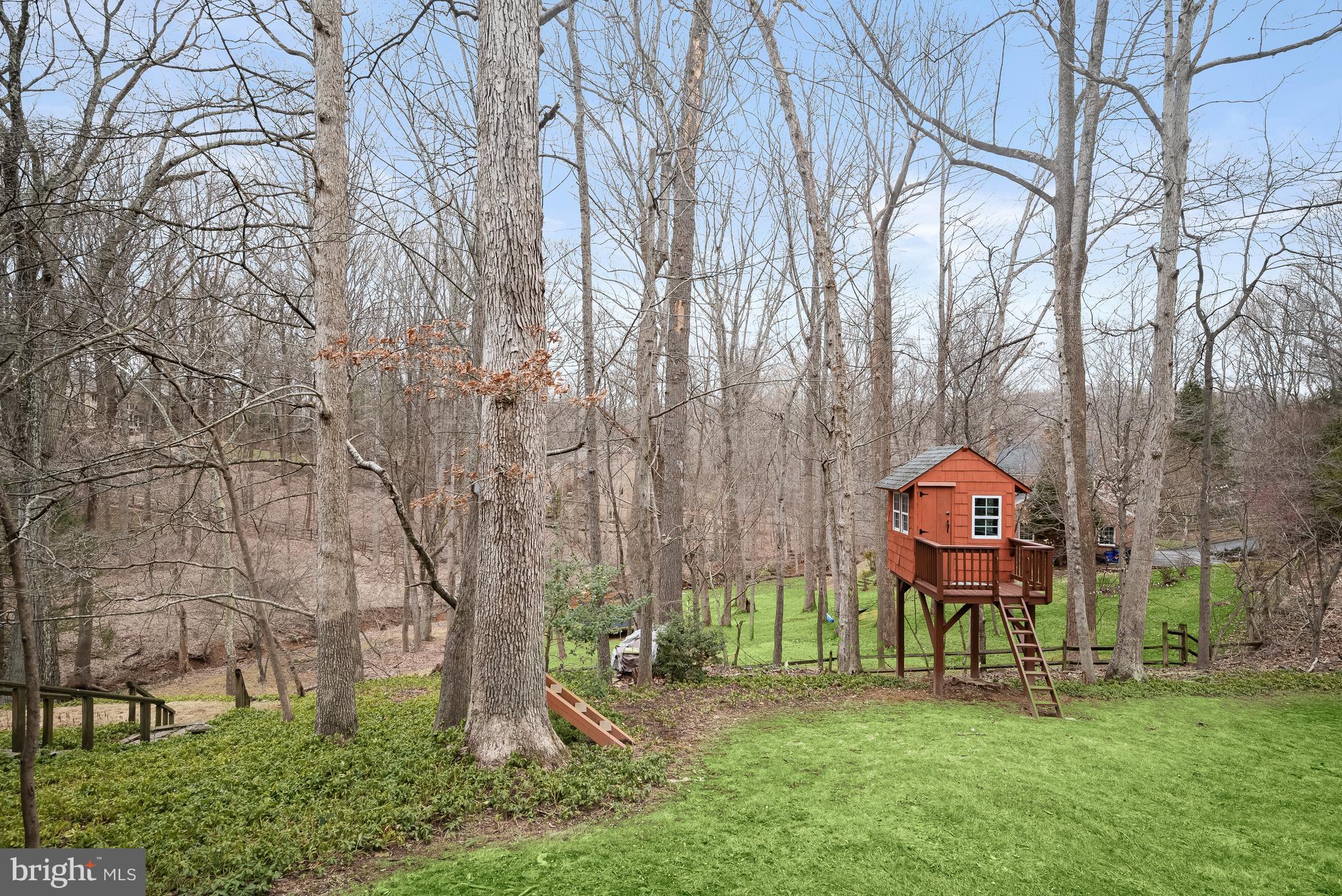 COUNTRY PLACE - Residential