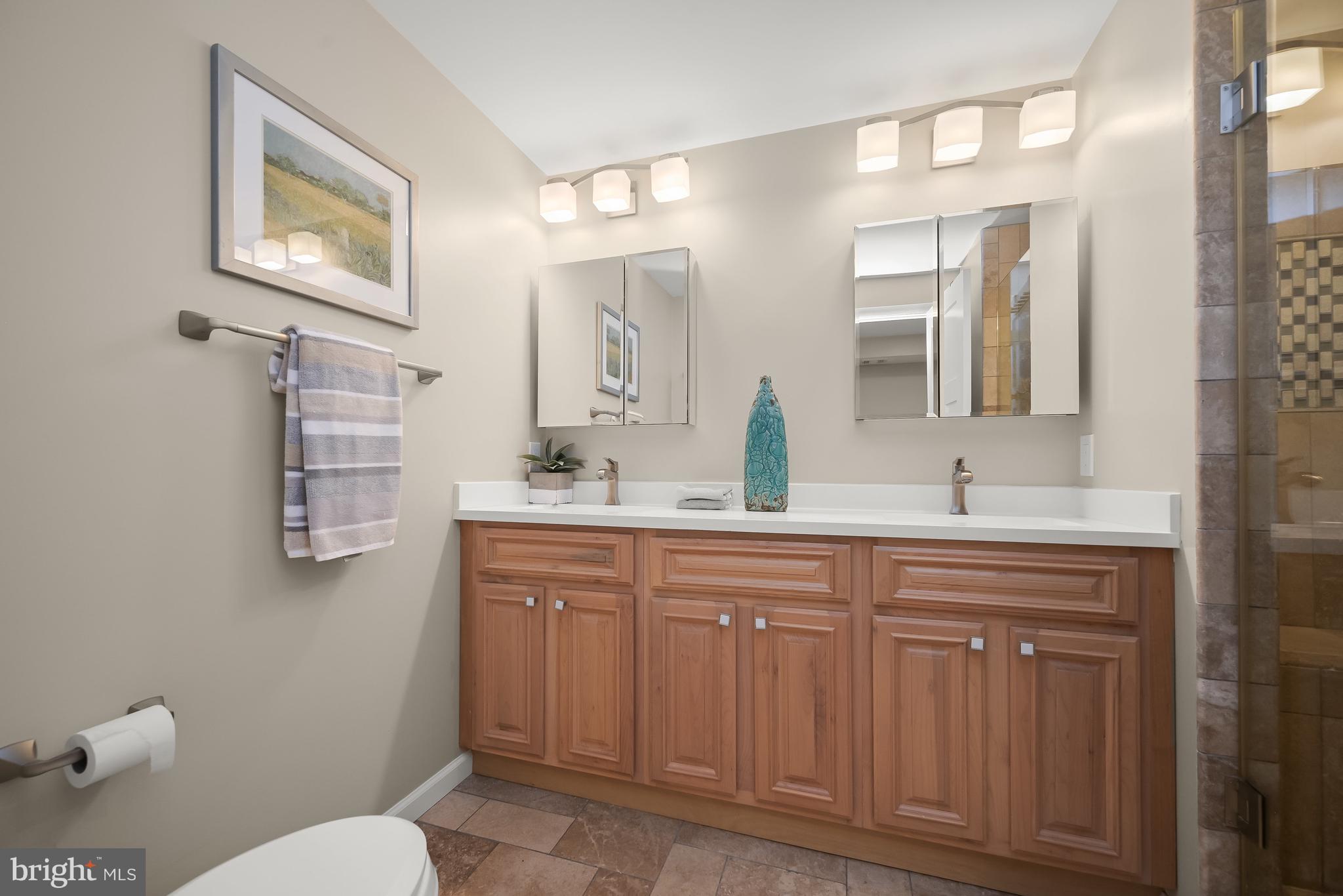 COUNTRY PLACE - Residential