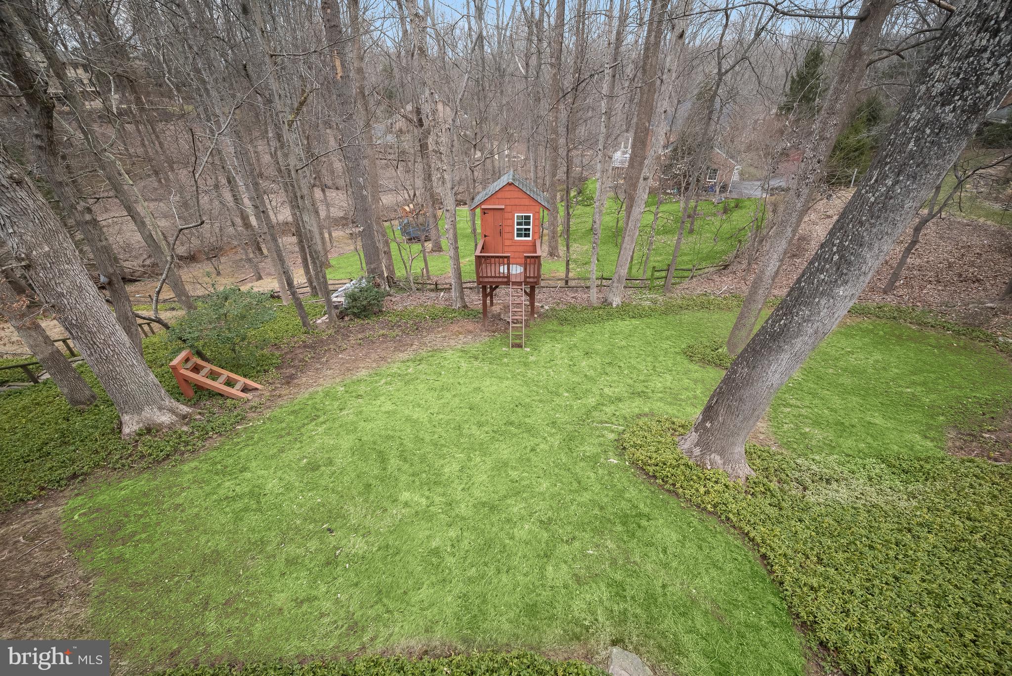 COUNTRY PLACE - Residential