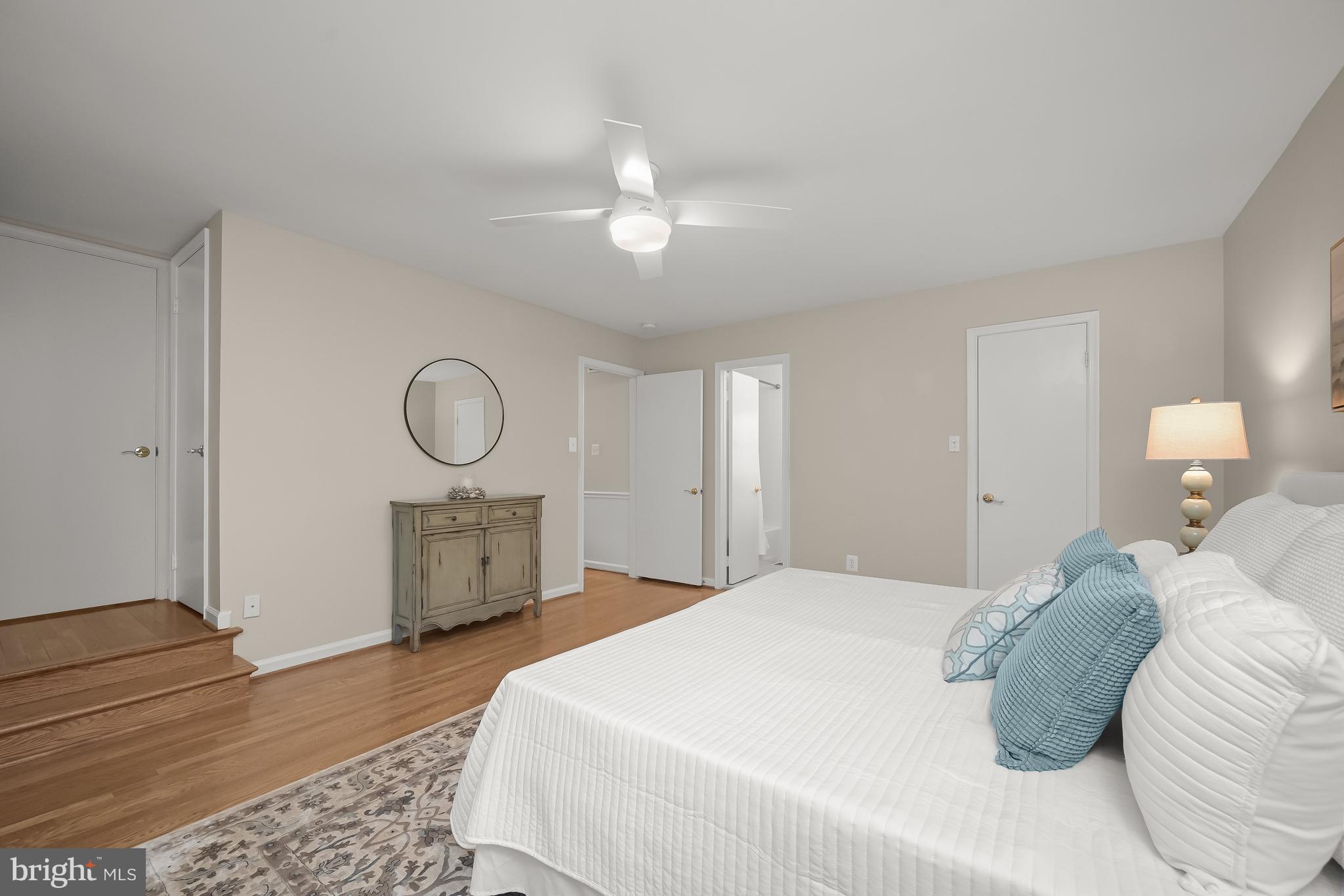 COUNTRY PLACE - Residential