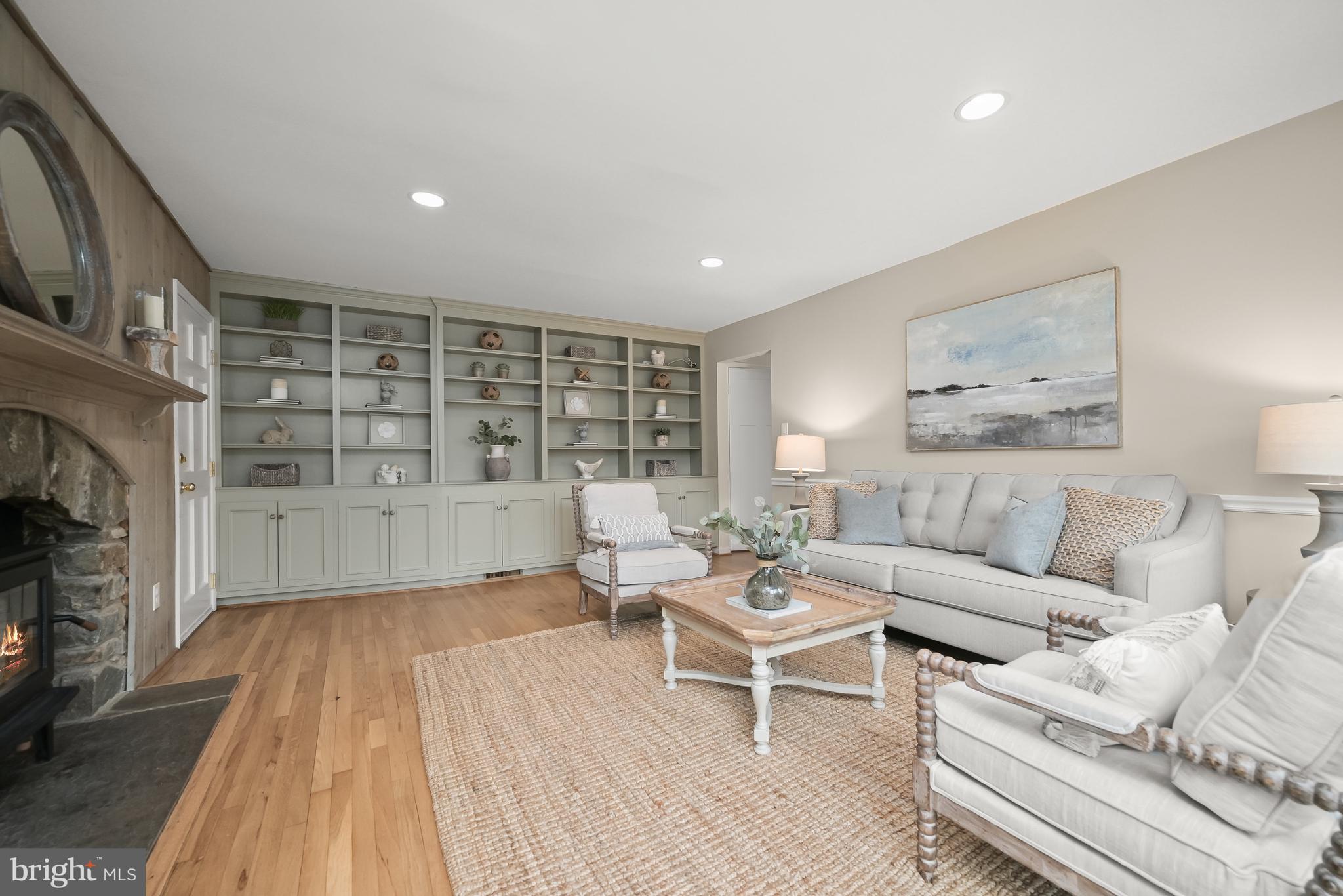 COUNTRY PLACE - Residential