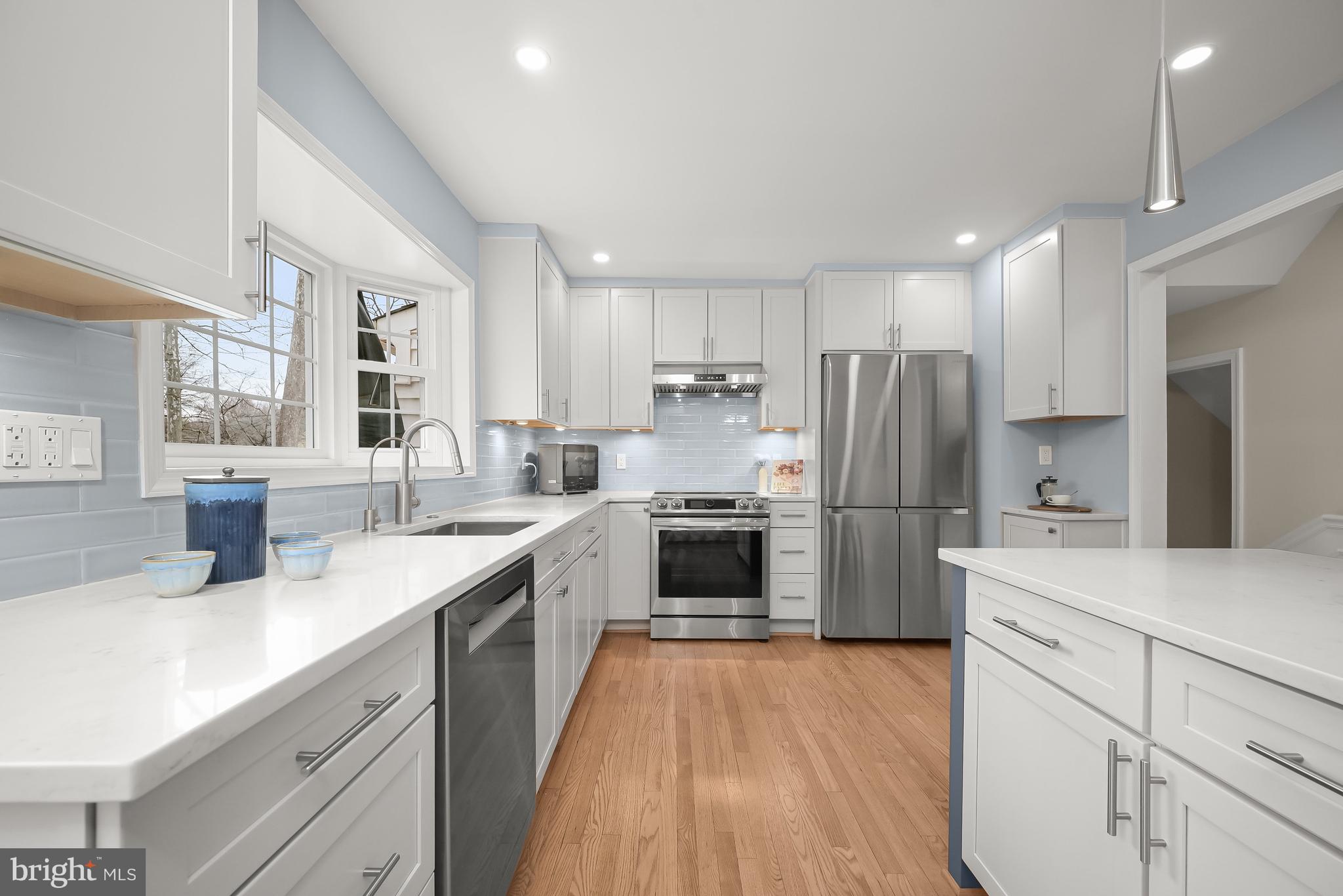 COUNTRY PLACE - Residential