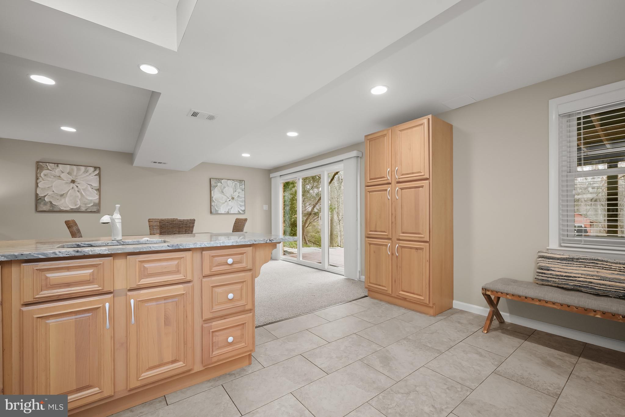 COUNTRY PLACE - Residential