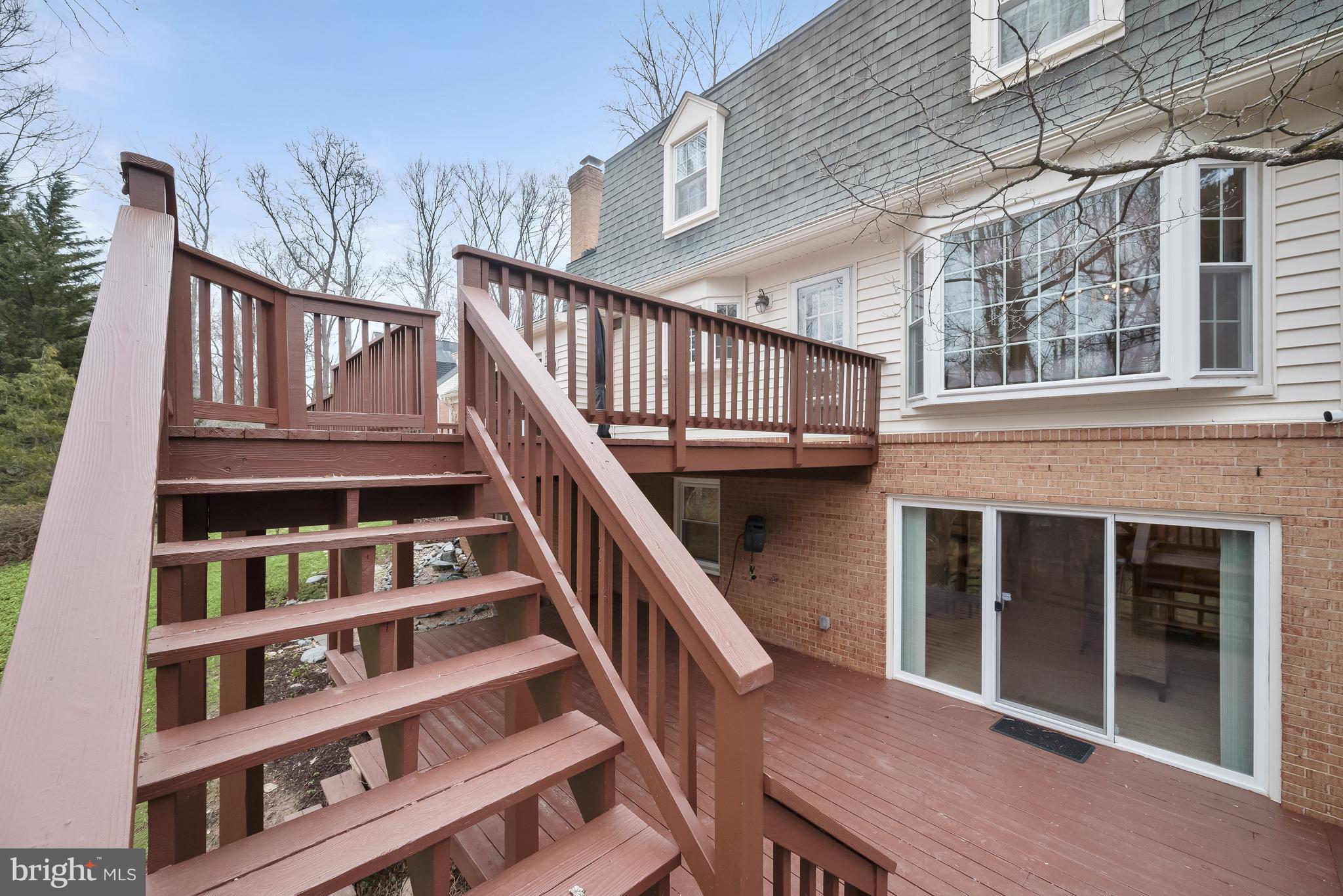 COUNTRY PLACE - Residential