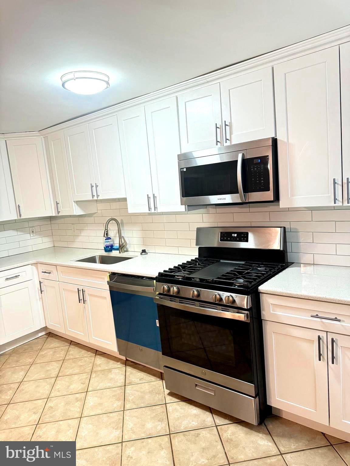 LANSDOWNE PARK - Residential