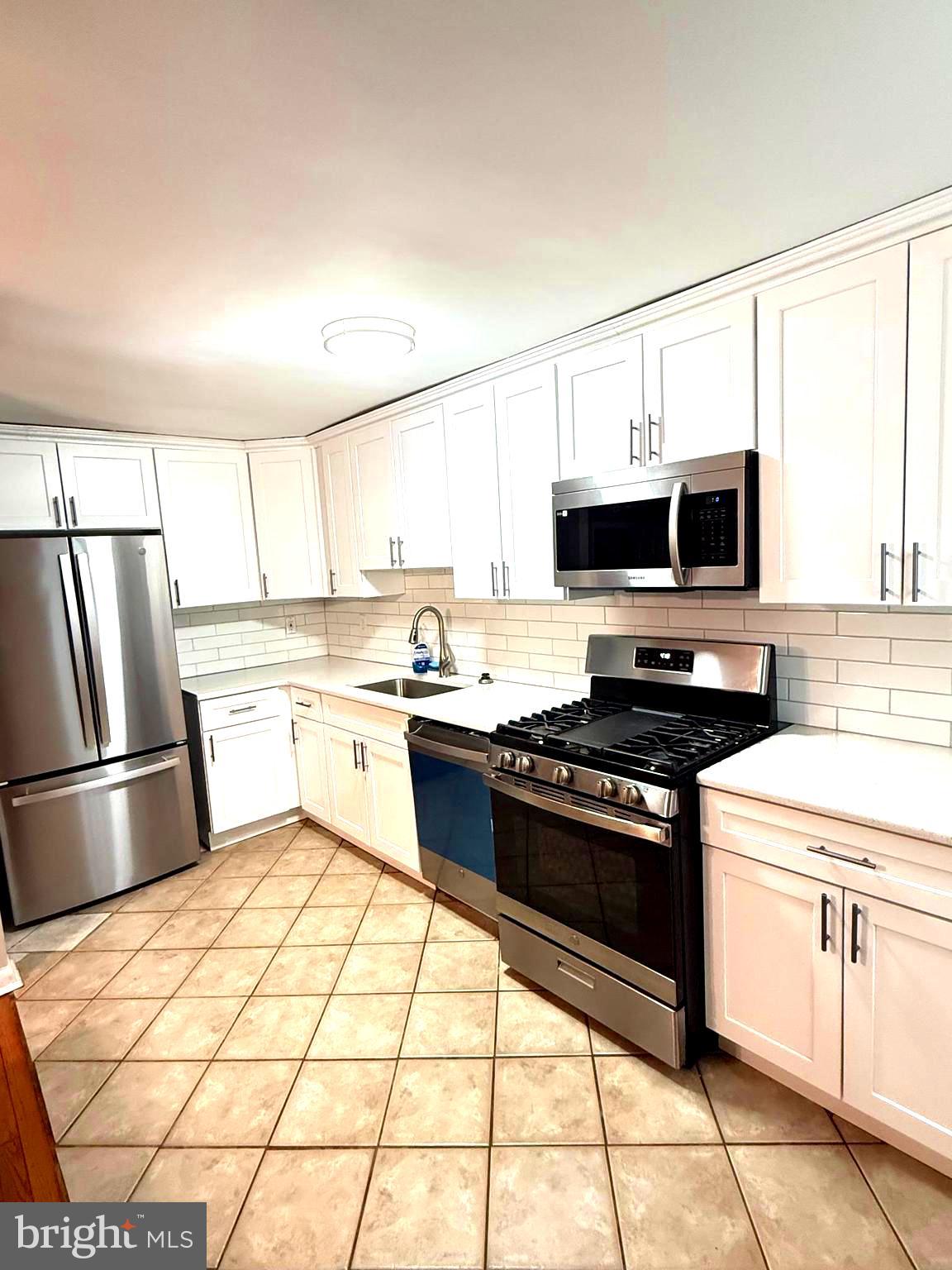 LANSDOWNE PARK - Residential