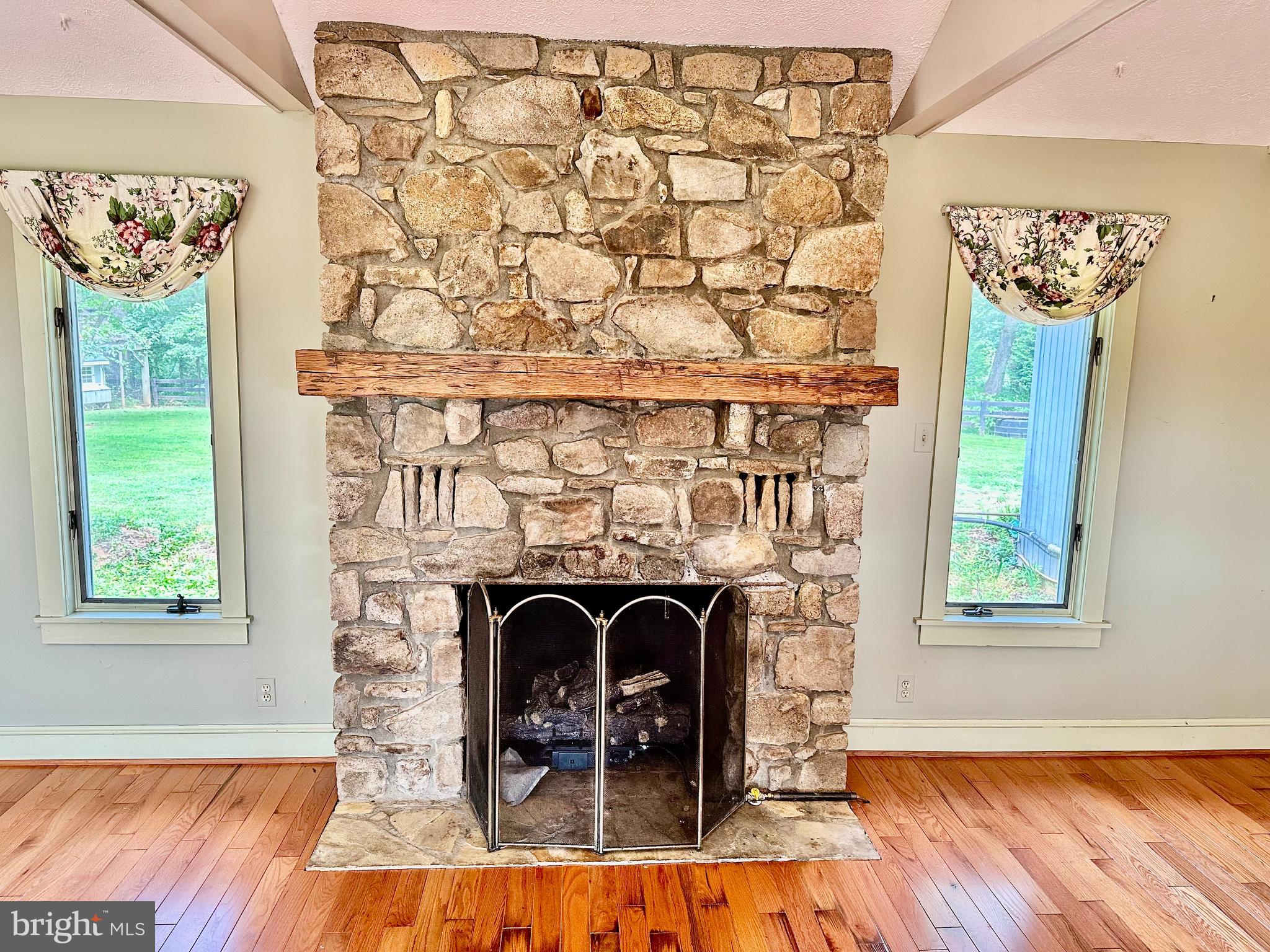 7038 BEACONSFIELD LANE