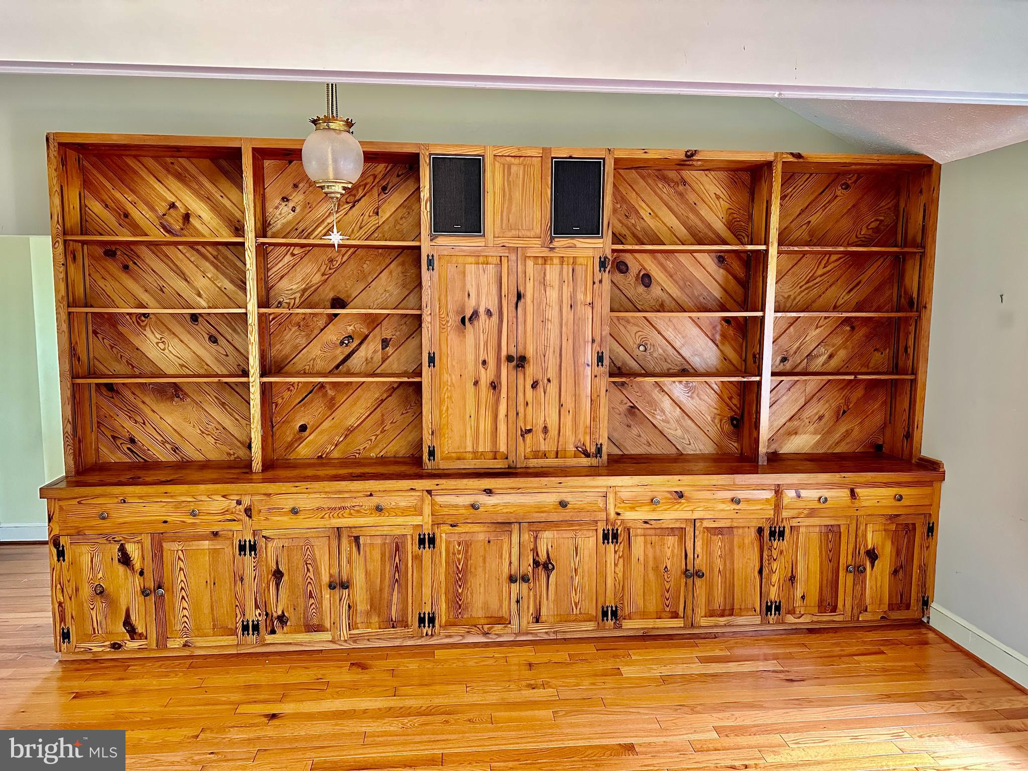 BEACONSFIELD - Residential