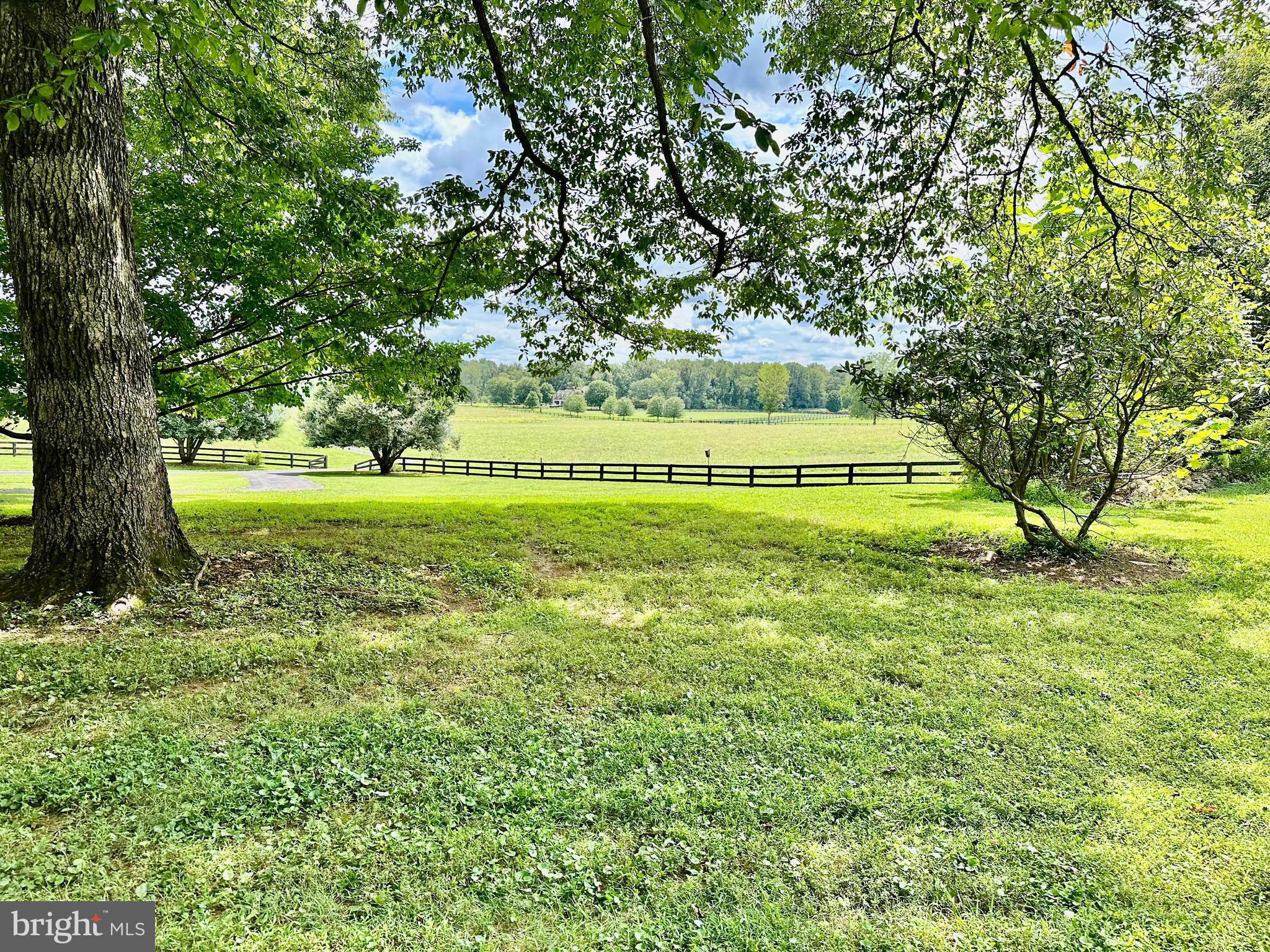 BEACONSFIELD - Residential