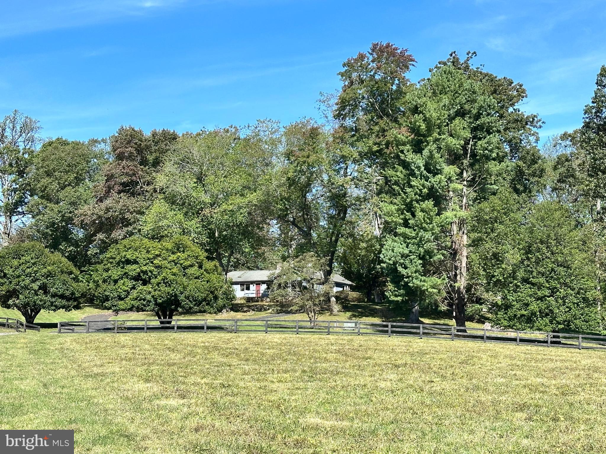 BEACONSFIELD - Residential