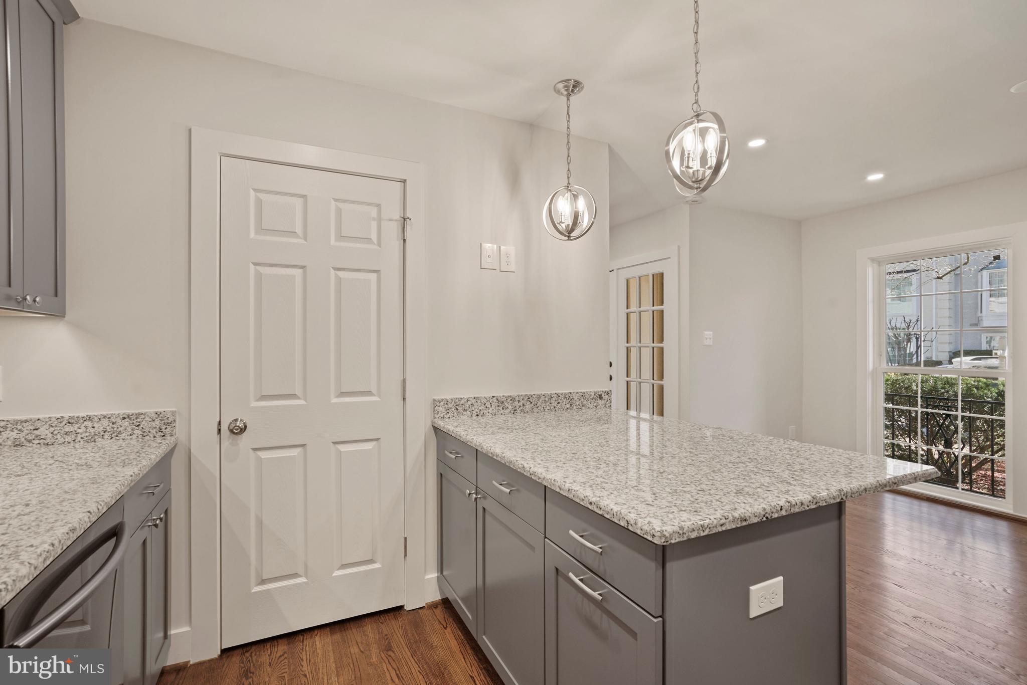 KINGS MANOR TOWNE HOUSES - Residential Lease